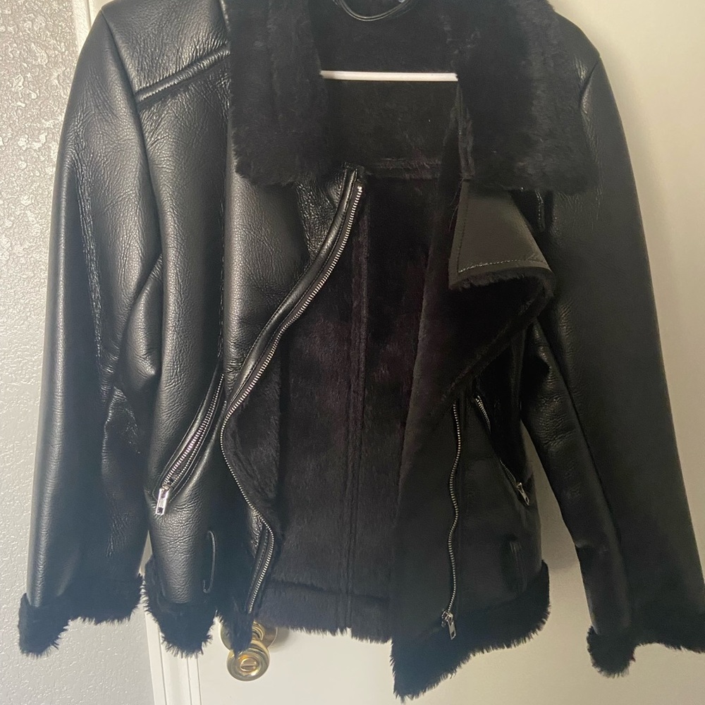 Prettylittlething Black aviator jacket